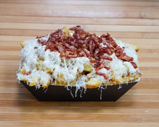 Patatas con Parmesano, Bacon y Ranchera