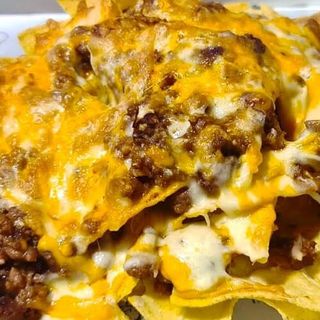 Nachos chili con carne y queso