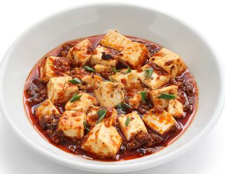 Tofu Con Salsa Picante En Cazuela