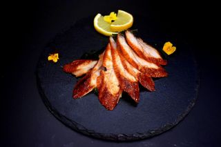 Сашими змиорка