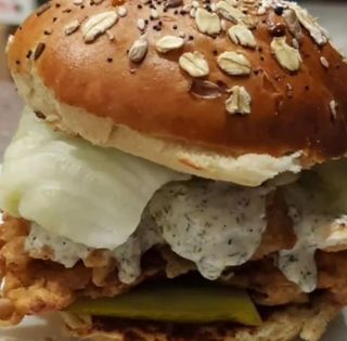 Pollo Ranchera Burger