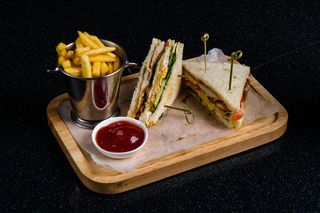 Клаб-сэндвич с курицей (300 гр.)