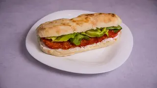 Topli sendvič sa kulenom i pavlakom
