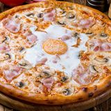 Pizza huevo (mediana)