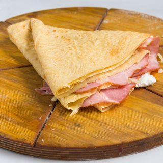 Pizza palačinka + Coca - Cola točena