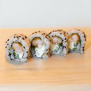 Суши Урамаки Филаделфия хрупкаво пиле  (4бр-90г)