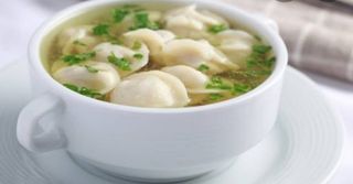 Пельмени с бульоном
