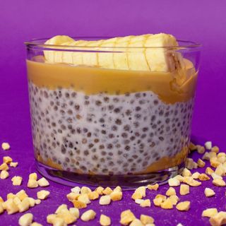 Chia puding sa kikiriki puterom i bananom
