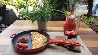 Omlet sa spanaćem i kozjim sirom