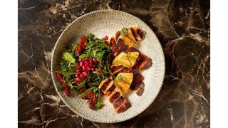 Salată cu Halloumi la grătar