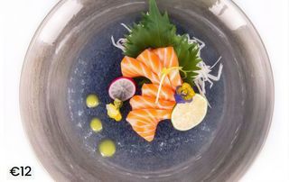 130. Sashimi salmone
