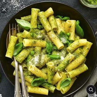 Pasta big da 400 grammi casera al pesto con 1 litro di coca cola 