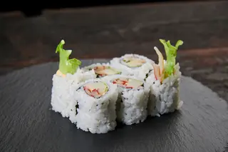 Hokkigai maki