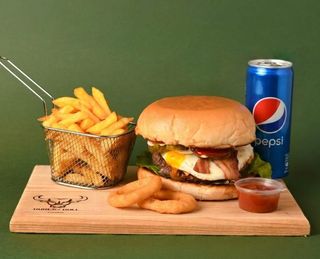 Farmer burger, pomfrit & Pepsi 0.33l