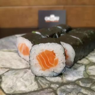 Futomaki De Salmón (9 Uds.)