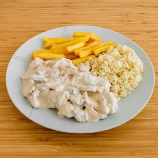 Bifinhos de Frango com cogumelos e Natas