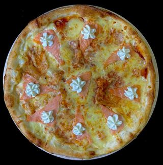 Пицца с семгой 