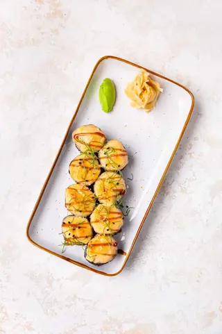 Запеченный ролл с креветкой              