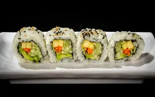 095 Uramaki yasai - 8 pezzi