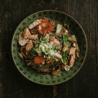 Japchae de Carne de Frango