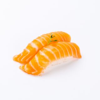 028. Nigiri salmon