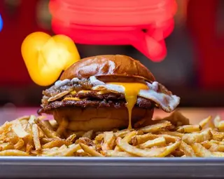 COMBO EGG TRUFFLE BURGER