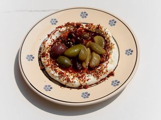 RICOTTA CREMOSA CON AGLIO CONFIT