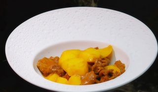 Ternera Con Patatas Y Curri