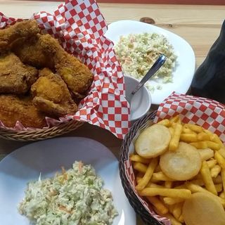 Combo Pana:  6 Piezas Pollo + entrantes + Refrescos