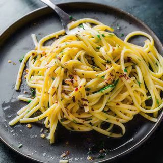 Spaghettoni aglio, olio, prezzemolo e peperoncino