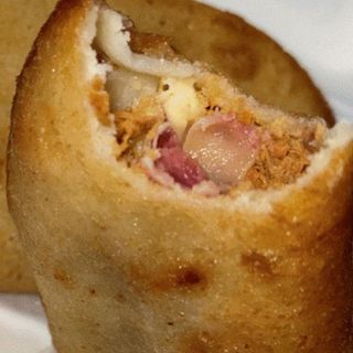 Empanada De Bacon Y Pollo Queso