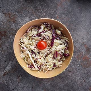 Salată de varză albă și roșie