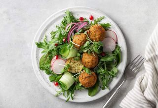  Salada Falafel