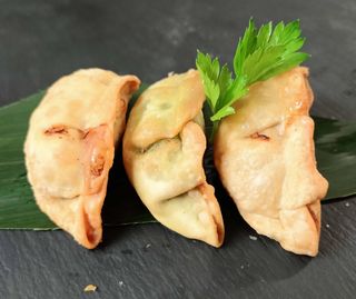 R23. Ravioli di pollo fritti 5pz