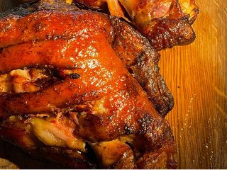 Рулька ХL в печі на вугіллі