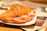 Croissant Con Jamón York y Queso (1 Ud.)