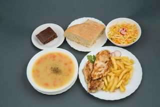 Pileće belo sa roštilja 150g komplet obrok