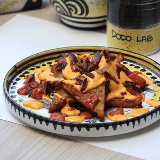 Papas con bacon croccante