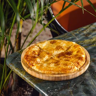 ნახევრად ფენოვანი ხაჭაპური