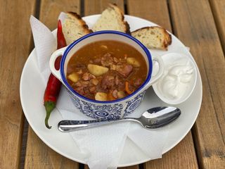 SUPA BOGRACS CU PAINE SMANTANA SI ARDEI IUTE