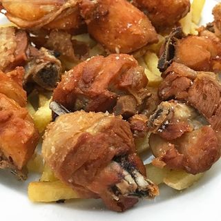 Pollo criado con maiz al ajillo