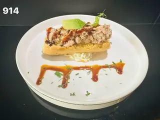 914. Salmone cotto bruschetta