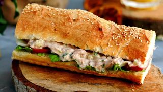 Bocadillo De Atún