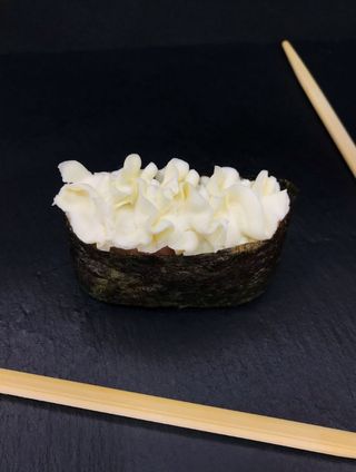 Гункан Вершковий лосось