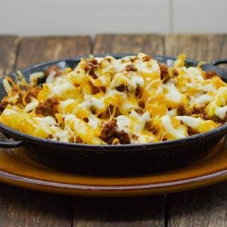 Patatas con Carne y Queso