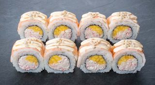 Роял-рол з креветкою і манго