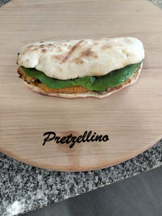 Sandwich cu snitel pui