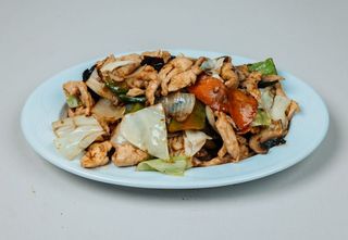 151. Пиле със зеленчуци