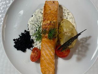 Запечений лосось під соусом з вершків, Пармезану і трюфельної пасти