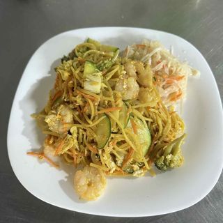 Makaron chiński z krewetkami